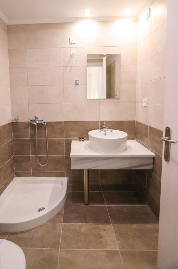 Hotel Banbus Лутра-Эдипсу Экстерьер фото